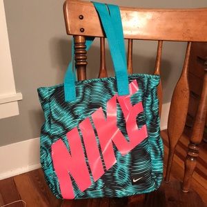 Athletic shoulder bag